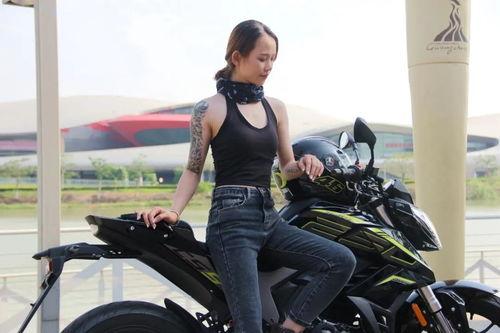 国产美女机车视频大全,驾驭激情，绽放魅力